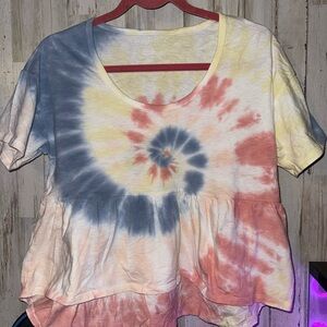 American eagle Tie Die hi/low top size small very cute